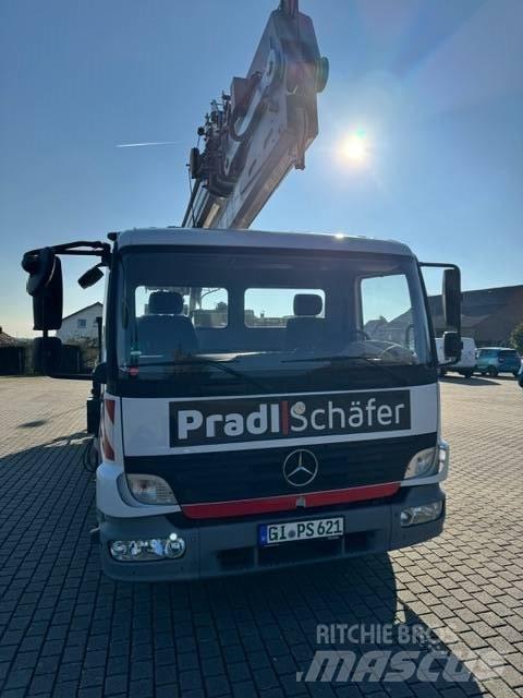 Böcker AK 32/1500 Macara teren accidentat
