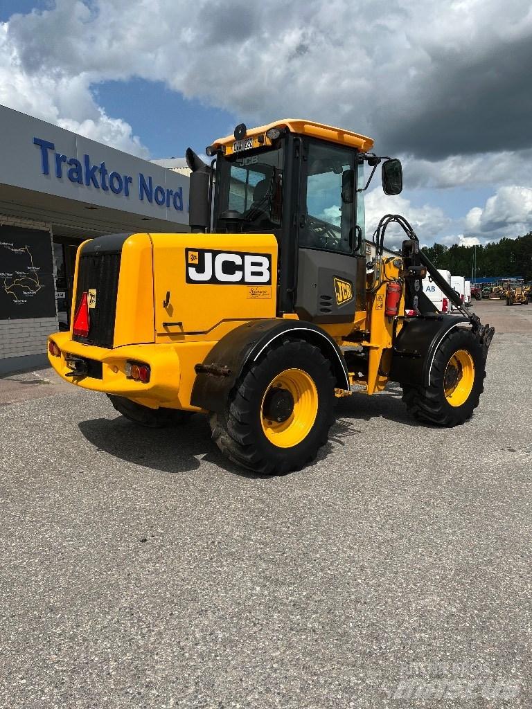 JCB 411 HT 6400 Tim Incarcator pe pneuri