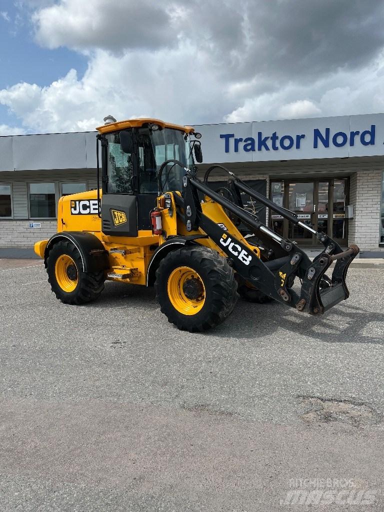 JCB 411 HT 6400 Tim Incarcator pe pneuri
