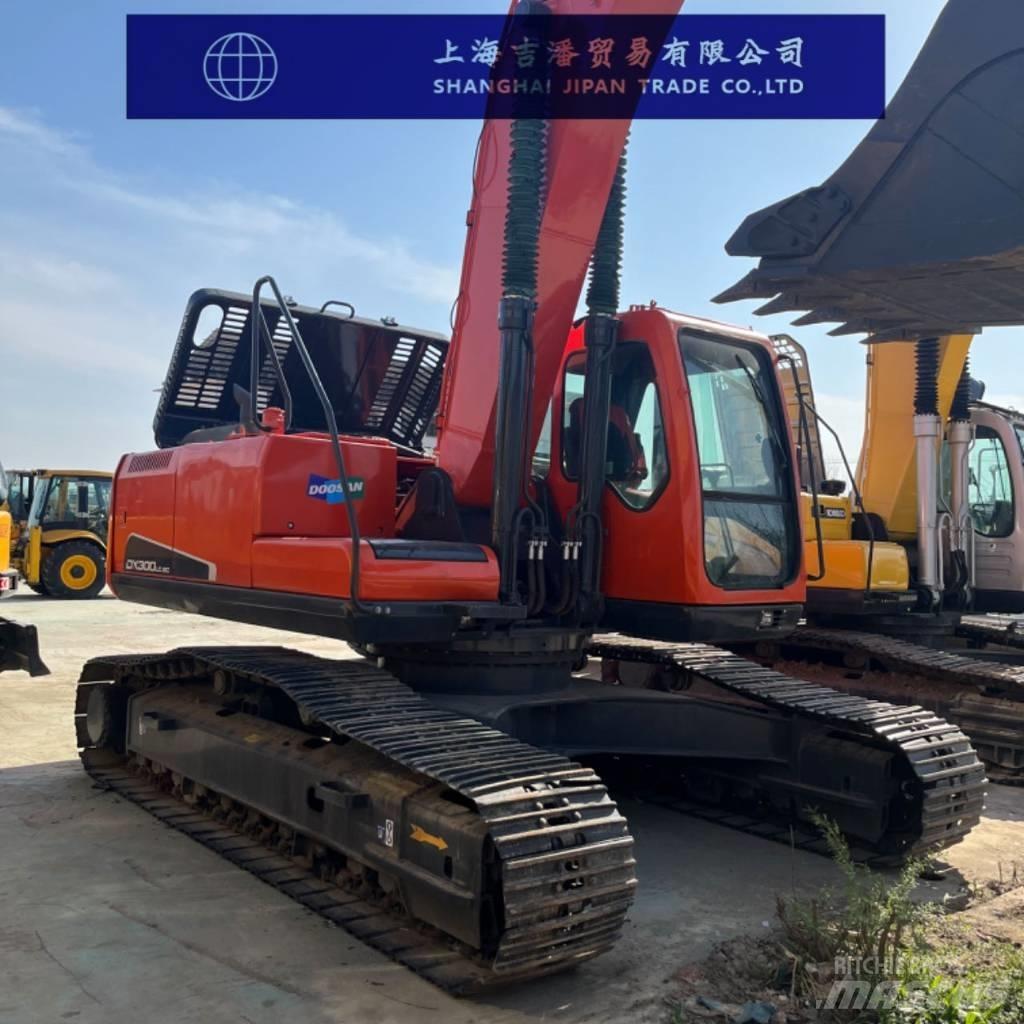 Doosan DX 300 Excavatoare pe șenile
