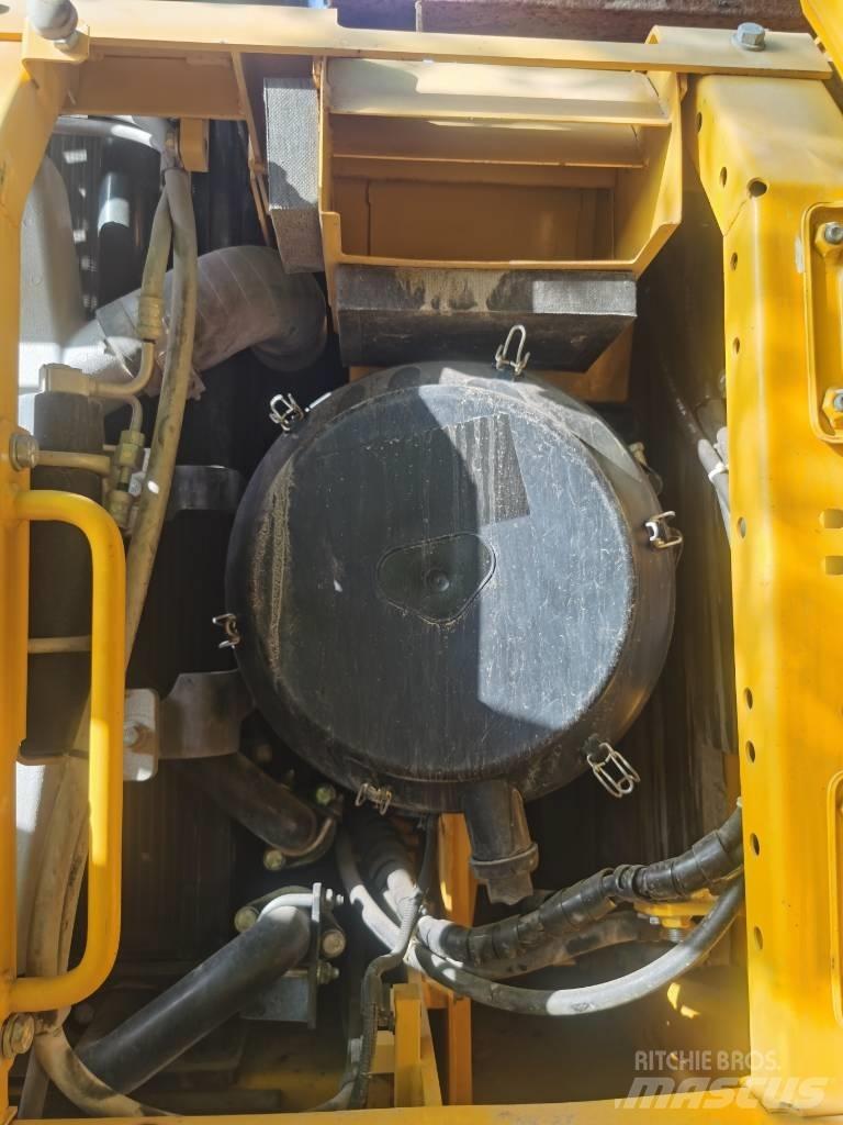 Komatsu PC 460-8 Excavatoare pe șenile
