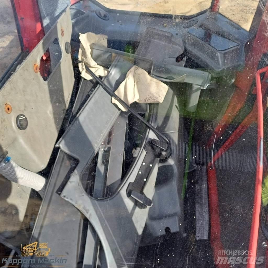Valmet 941 Cabine si interior