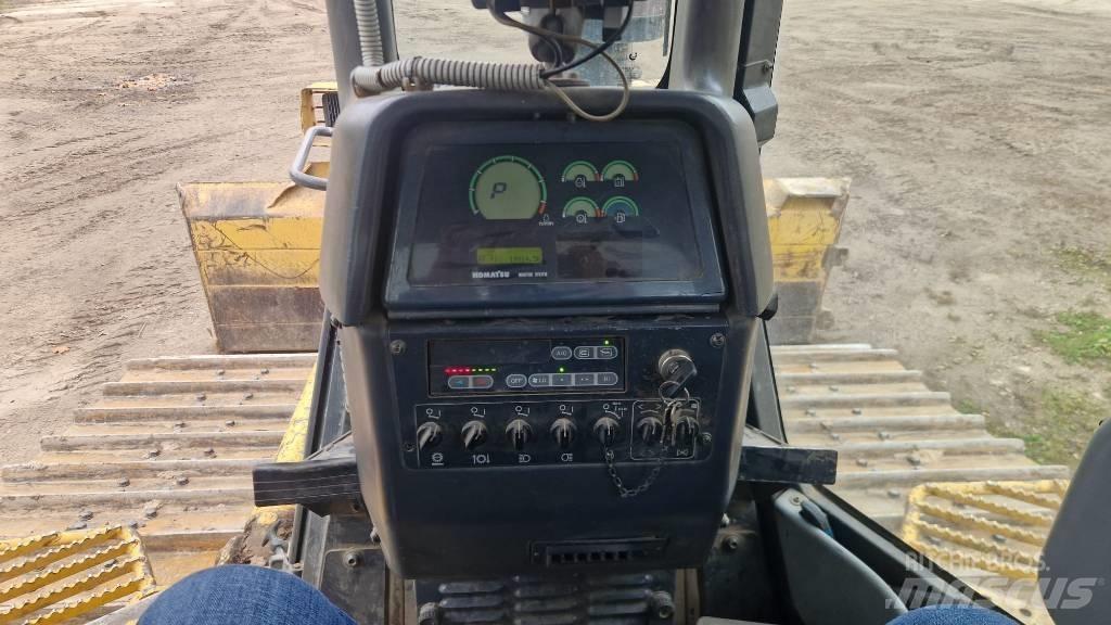 Komatsu D 61 PX-15 Buldozere pe senile