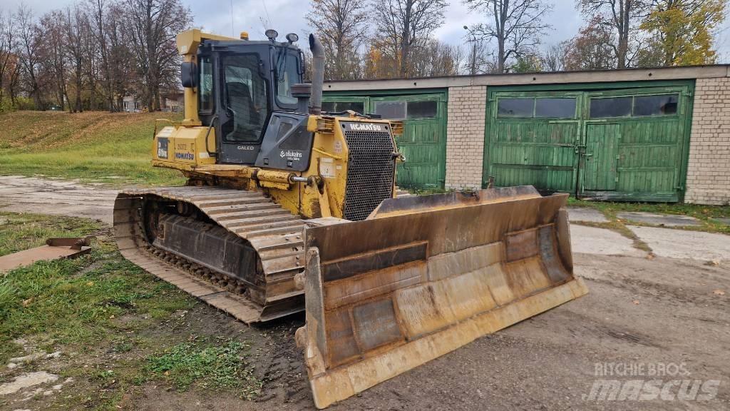 Komatsu D 61 PX-15 Buldozere pe senile