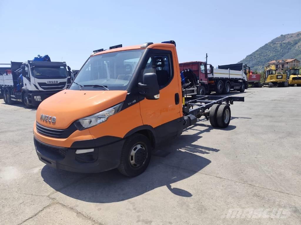 Iveco Daily 35-140 Camioane cu macara