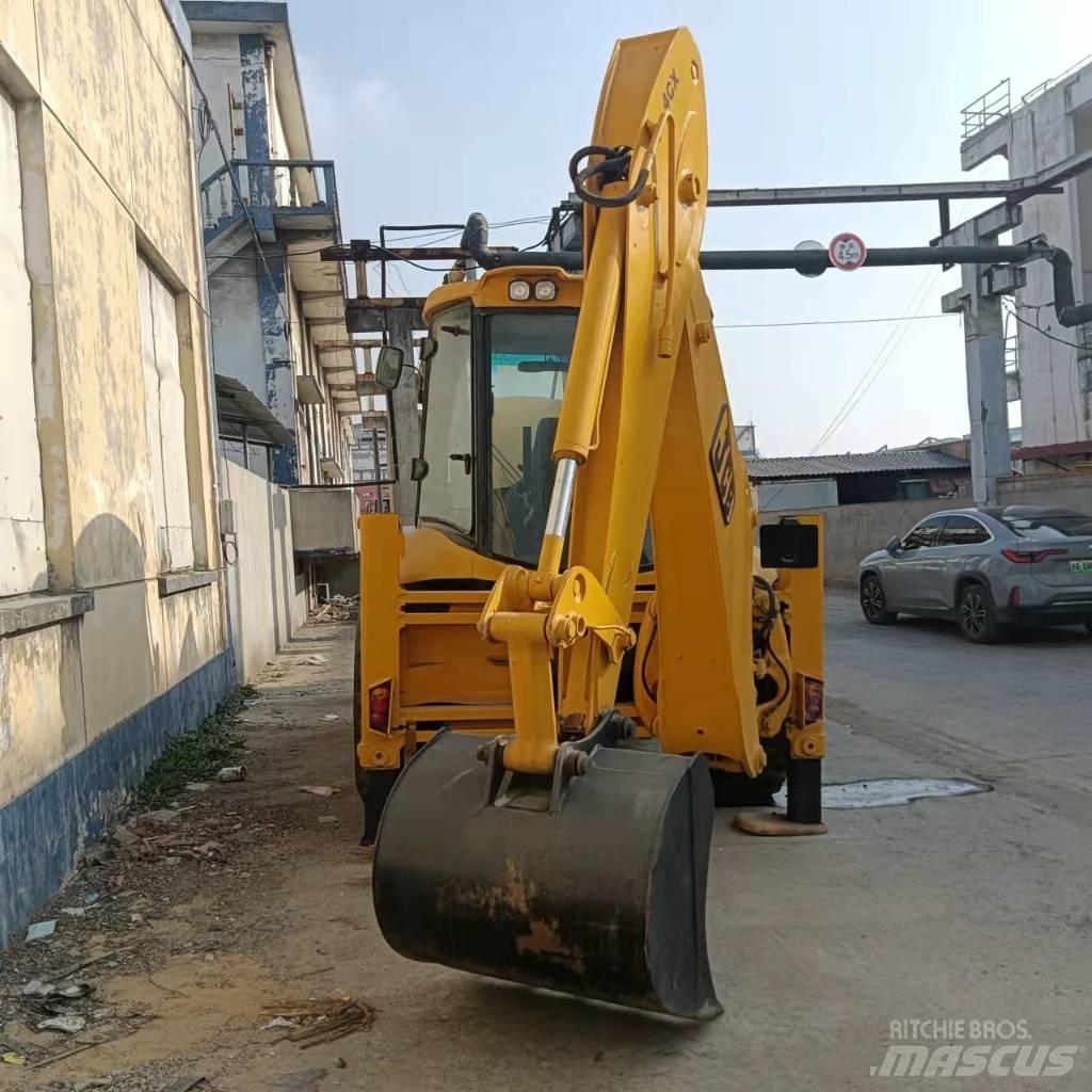JCB 4CX Buldoexcavatoare