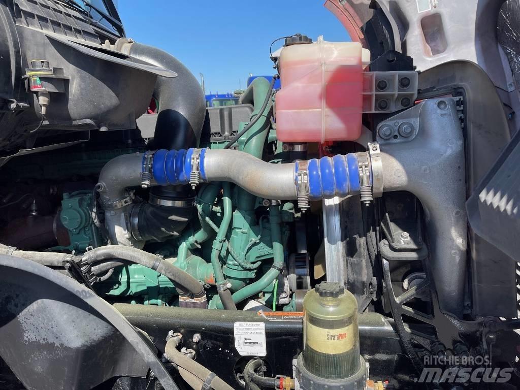 Volvo VNL64T300 Autotractoare
