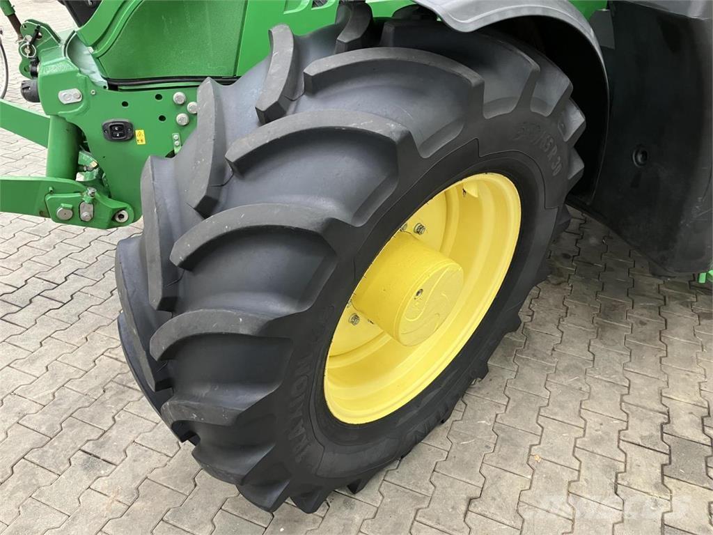 John Deere 6145R Tractoare