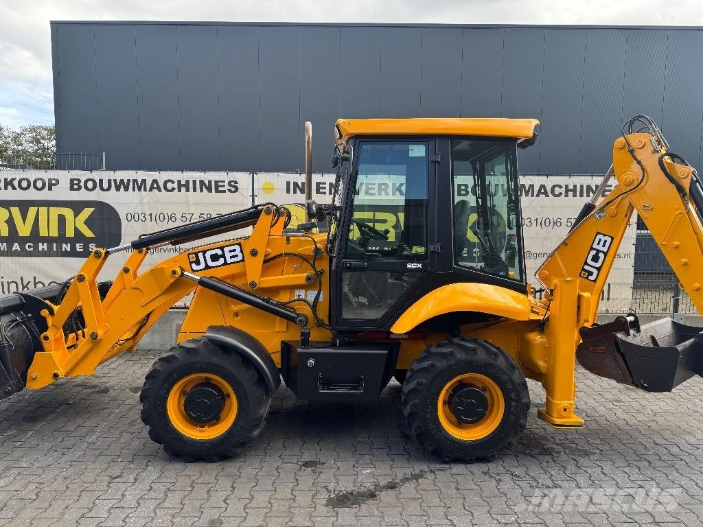 JCB 2 CX Buldoexcavatoare