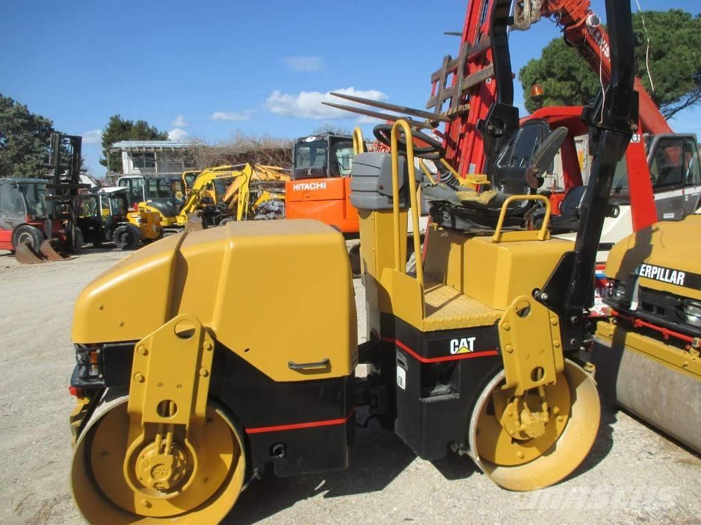 CAT CB 214 E Cilindri compactori dubli
