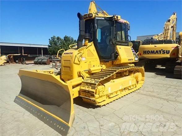 Komatsu D51EXi-24 Buldozere pe senile