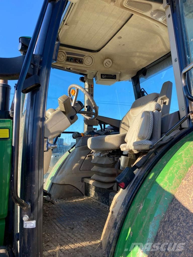 John Deere 5100R Tractoare