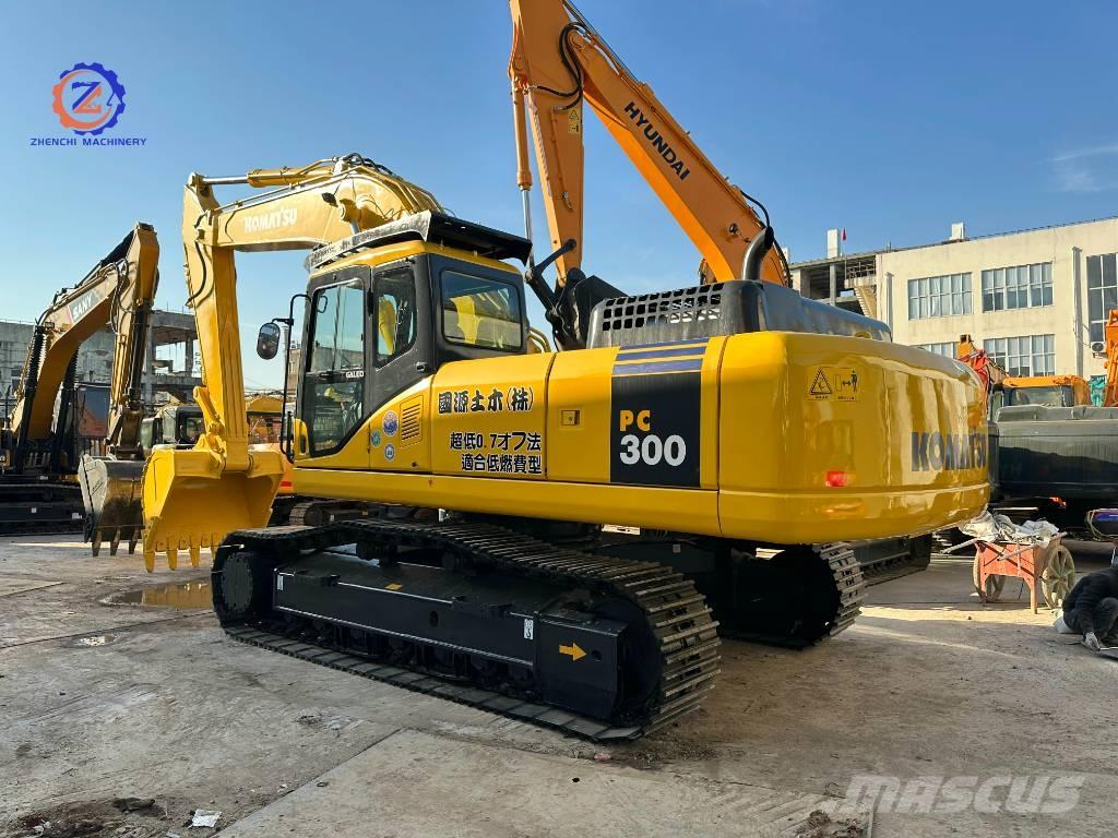 Komatsu PC 300 Excavatoare pe șenile
