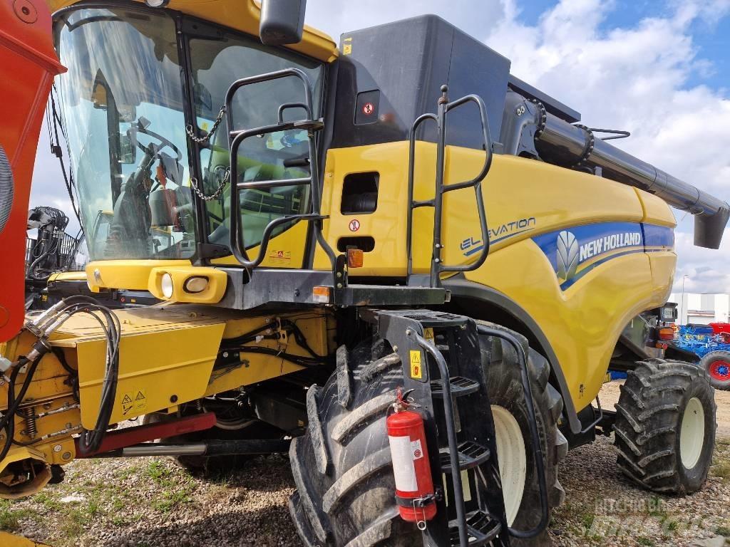 New Holland CX 8070 Combine de secerat
