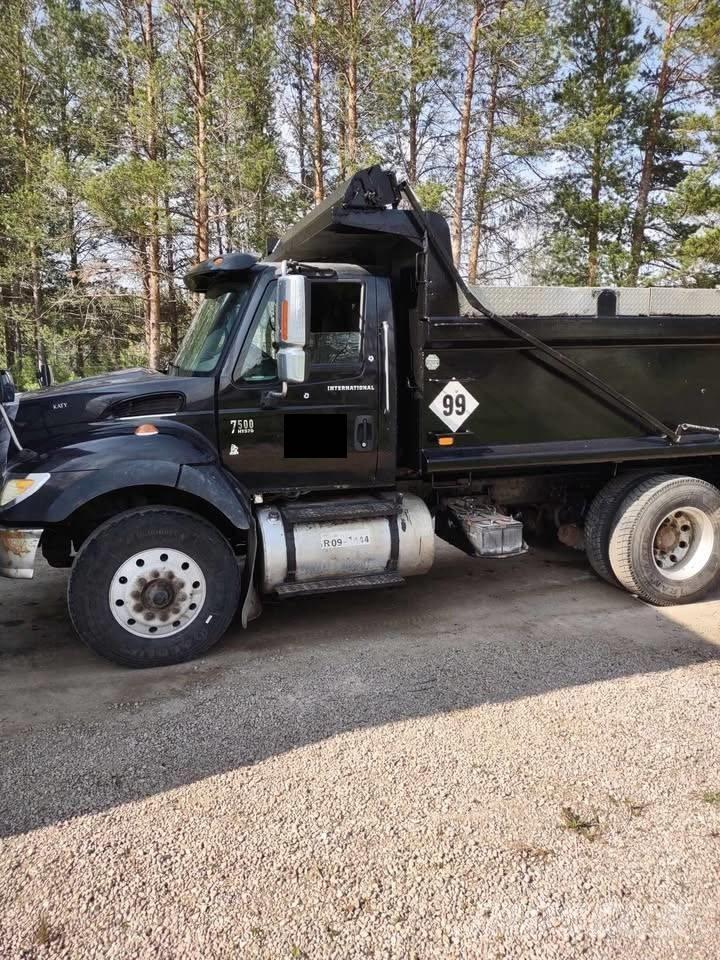 International 7500 Autobasculanta
