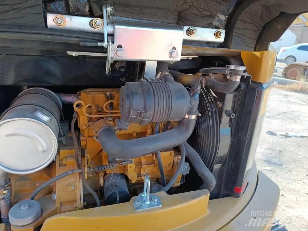 CAT 303 CR Mini excavatoare < 7t
