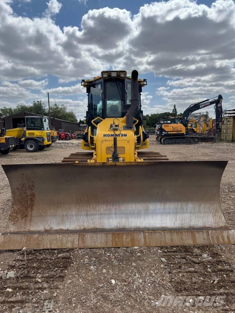Komatsu D51PX-24 Buldozere pe senile