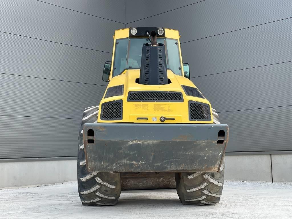 Bomag BW 216 DH-4i Compactoare monocilindrice