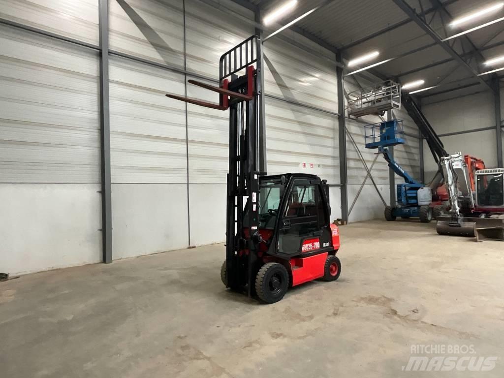 Nissan U1 D2 A 25 LQ Stivuitor GPL