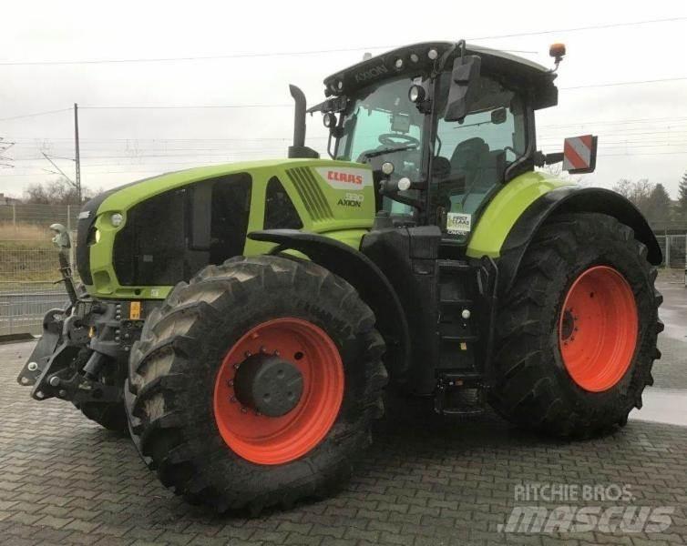 CLAAS AXION 930 Tractoare
