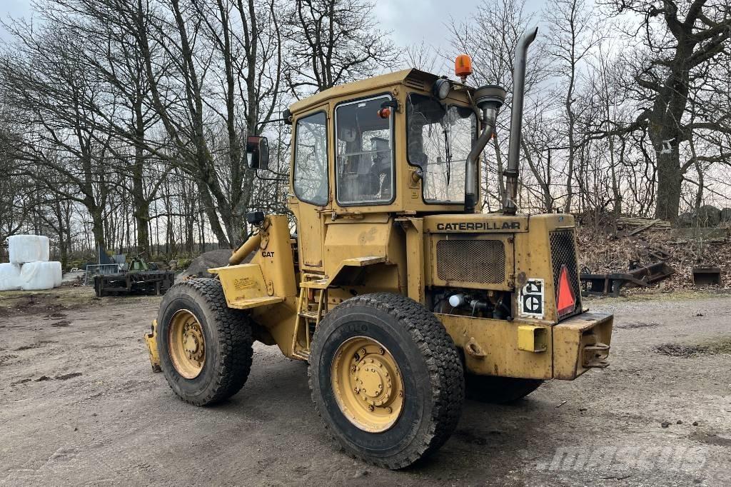 CAT 910 Incarcator pe pneuri