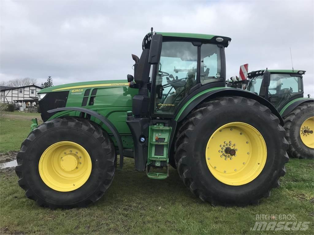 John Deere 6250R Tractoare