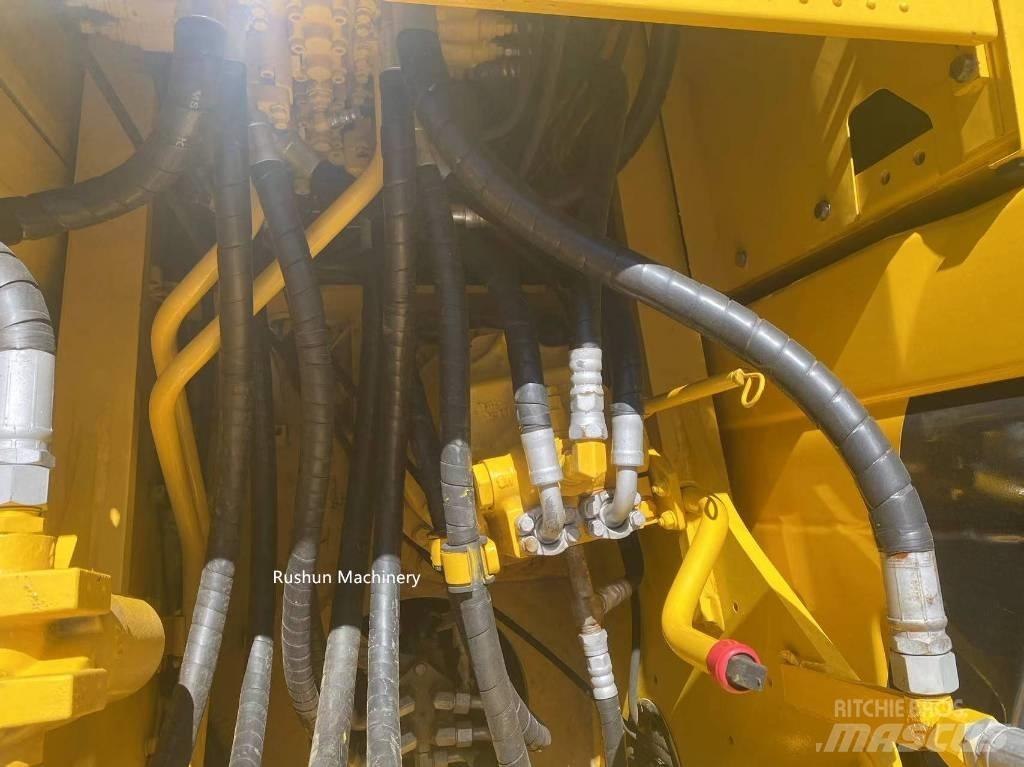 Komatsu PC 200 Excavatoare pe șenile
