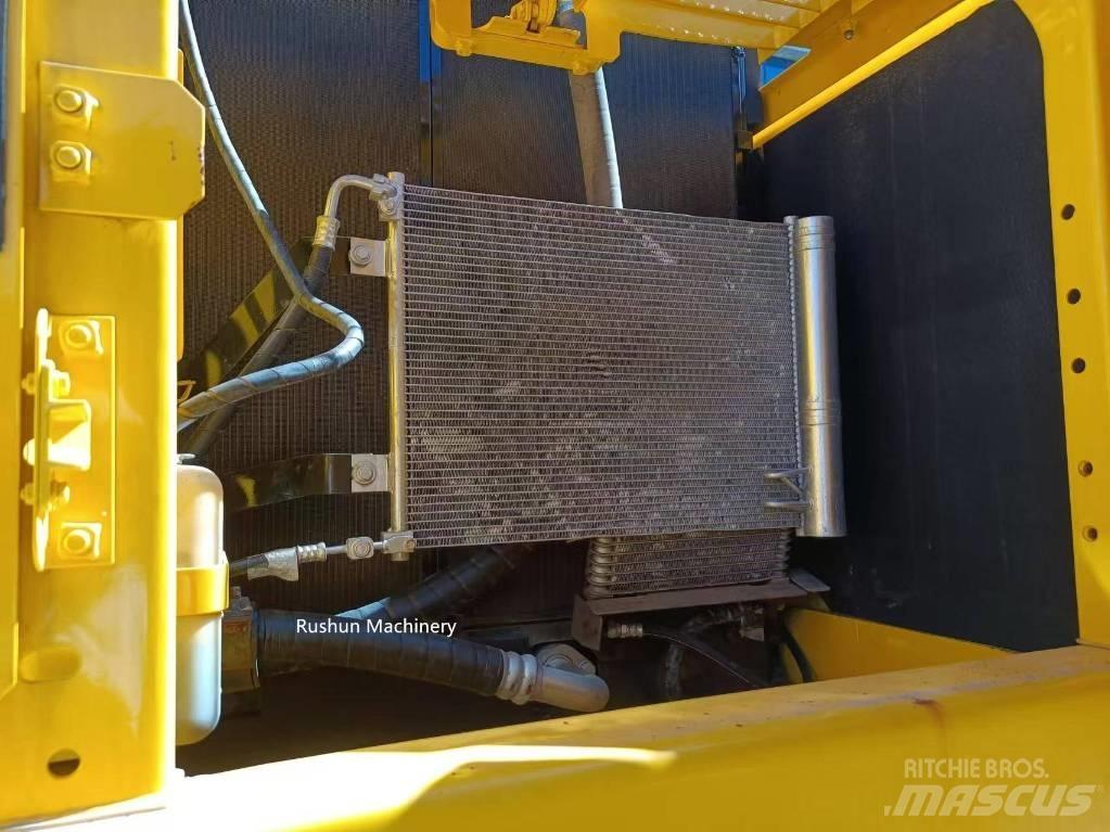 Komatsu PC 200 Excavatoare pe șenile
