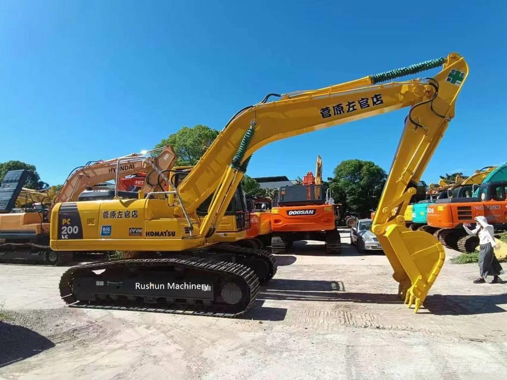 Komatsu PC 200 Excavatoare pe șenile
