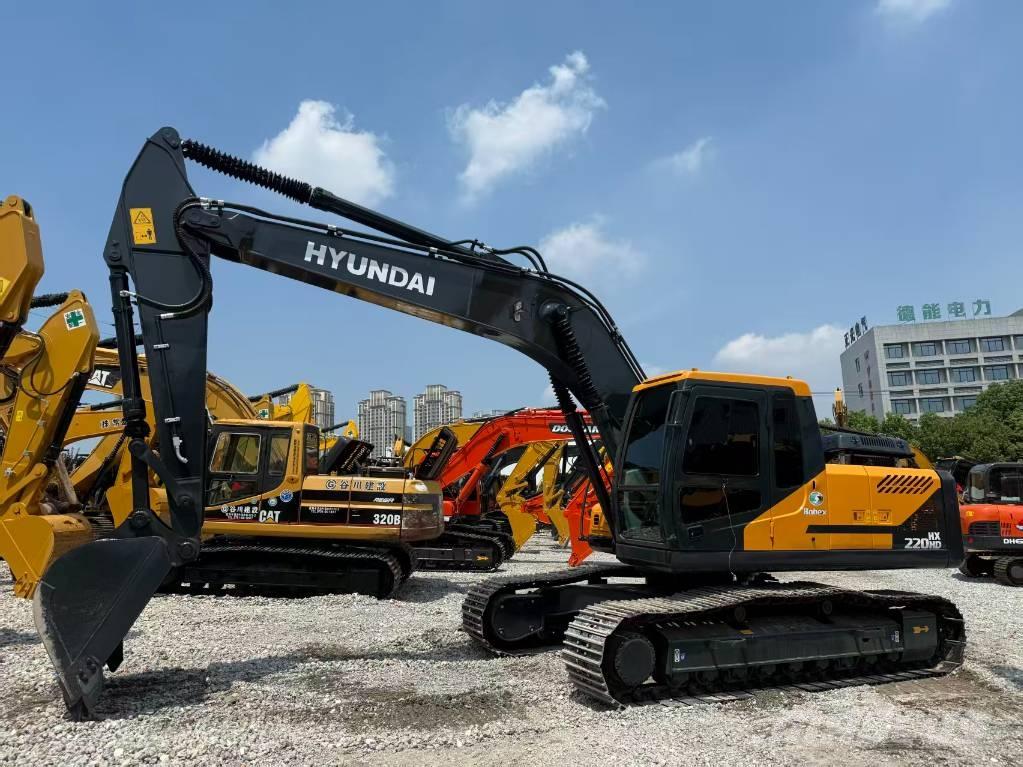 Hyundai 220HD Excavatoare pe șenile
