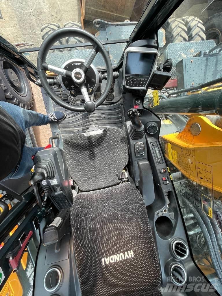 Hyundai HW140 Excavatoare cu roti