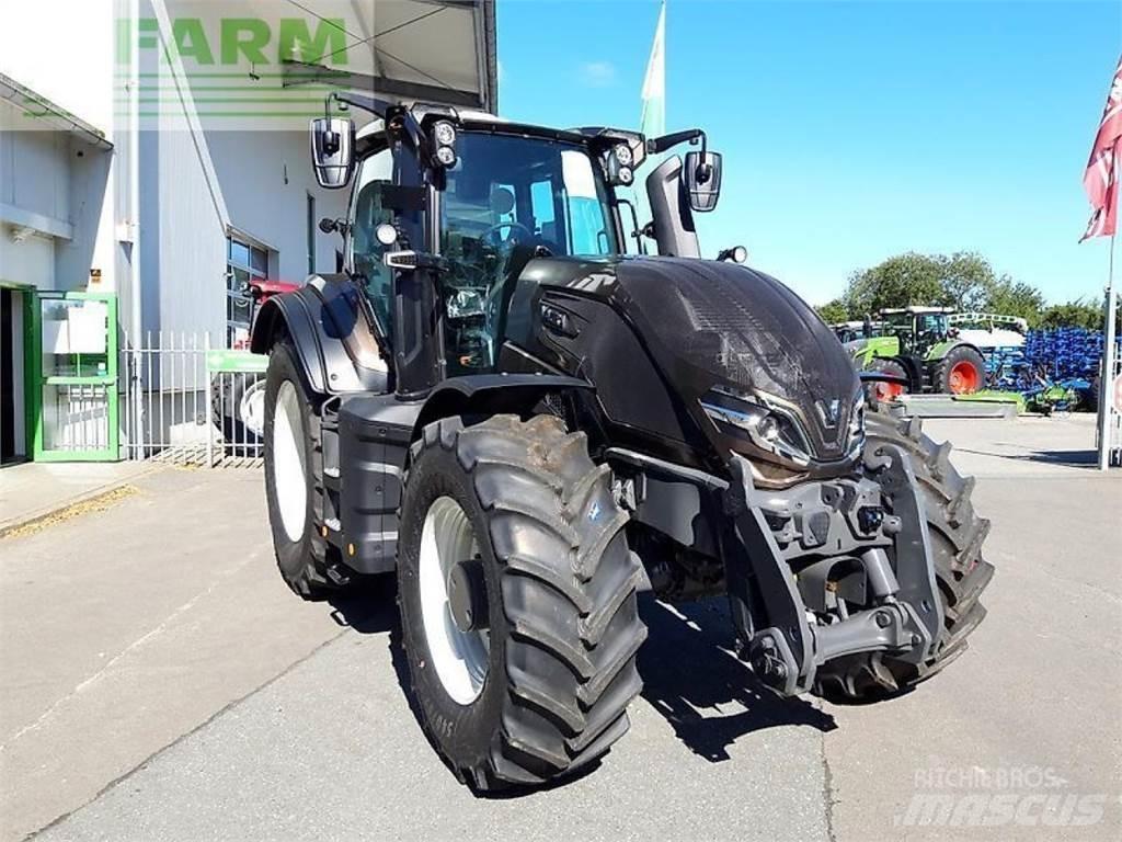 Valtra q265 Tractoare