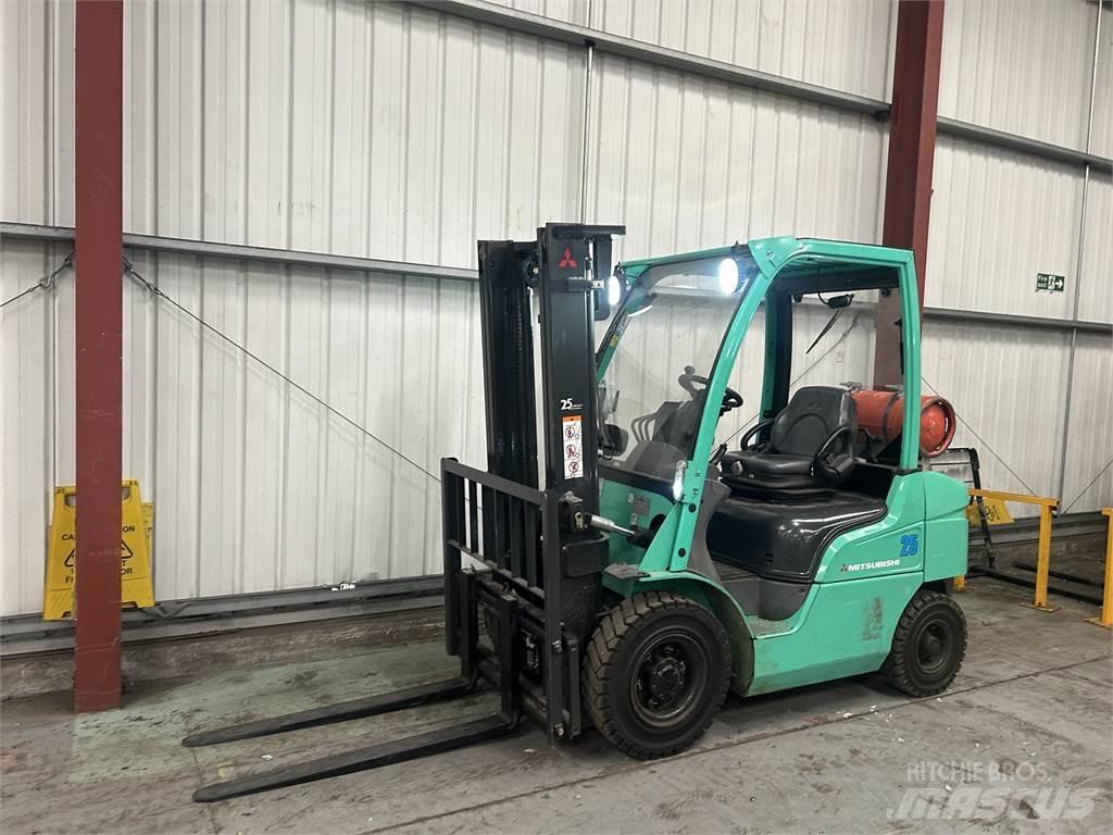 Mitsubishi FG25N Stivuitor GPL