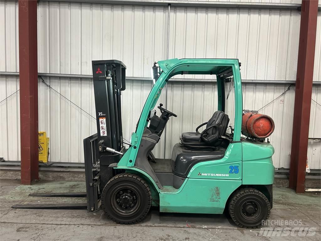 Mitsubishi FG25N Stivuitor GPL