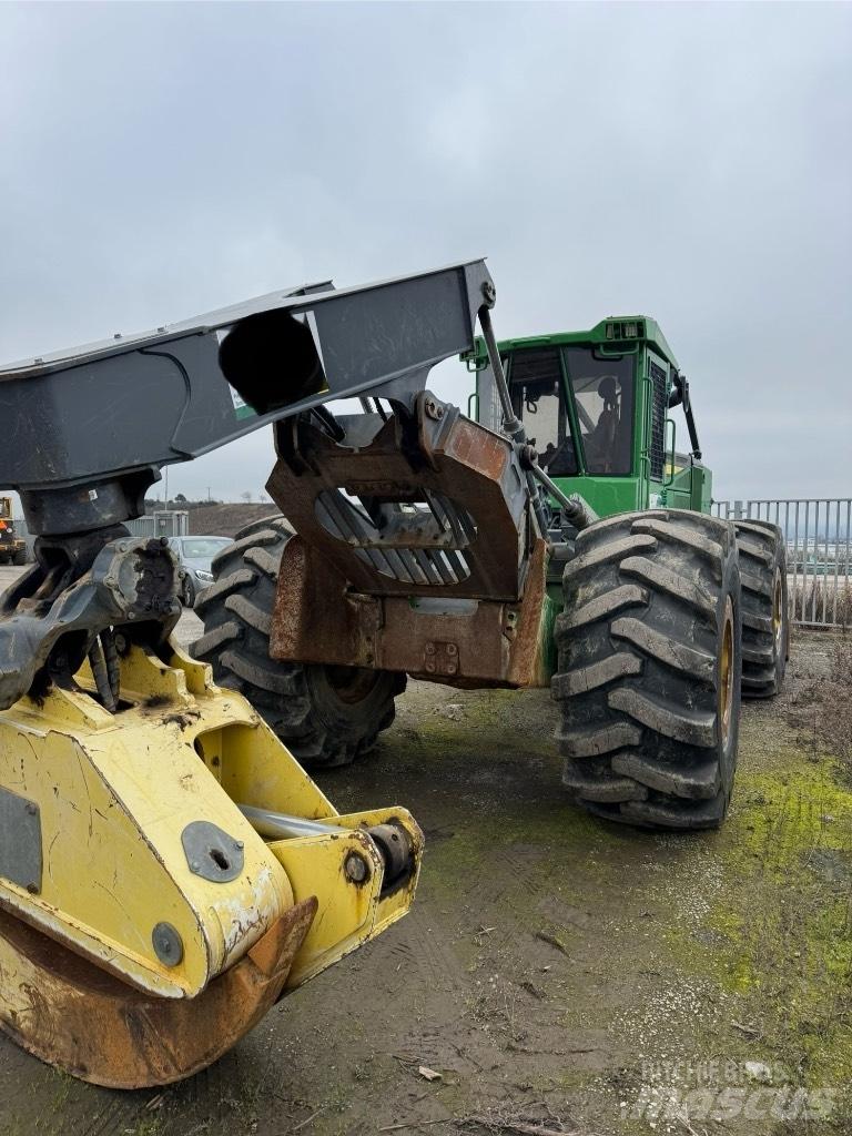 John Deere 748 Utilaje de manevrarea a bustenilor