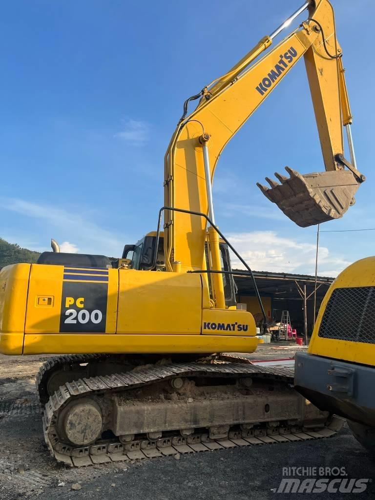 Komatsu PC 200-7 Excavatoare pe șenile
