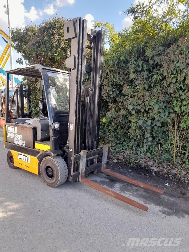 OM E 25 C Stivuitor electric