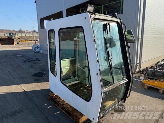 Liebherr SERIA B CAB Cabine si interior