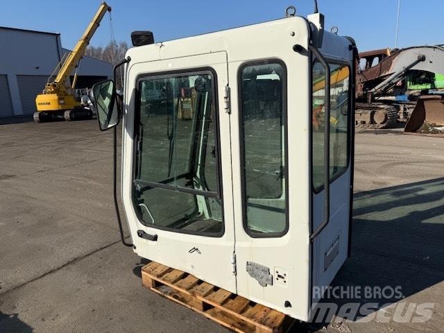 Liebherr SERIA B CAB Cabine si interior