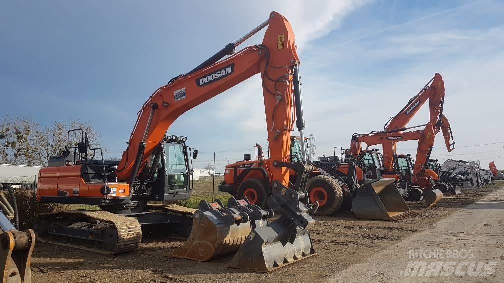 Doosan DX 225 Excavatoare pe șenile
