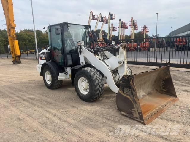 CAT 906 Incarcator pe pneuri