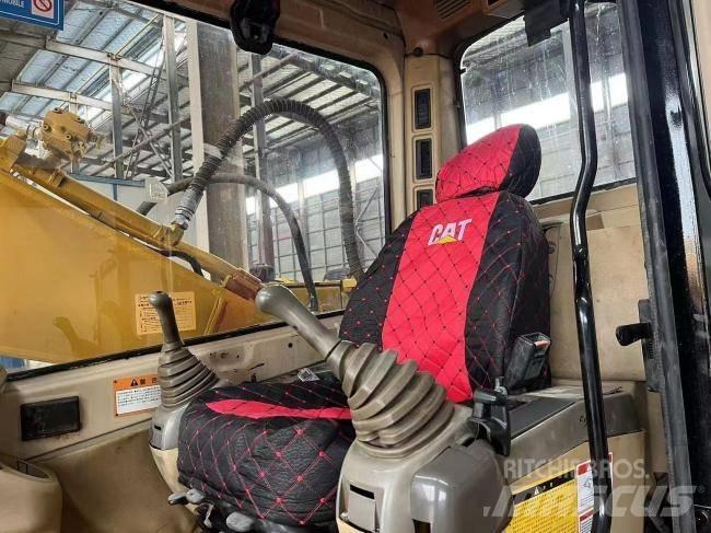 CAT 320 BL Excavatoare pe șenile
