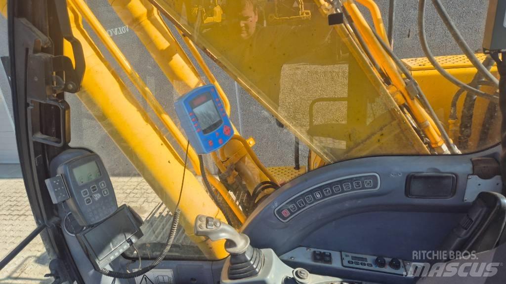 JCB JS 220 LC Excavatoare pe șenile
