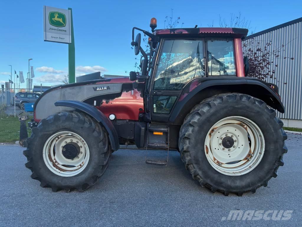 Valtra Traktor T 140 Tractoare