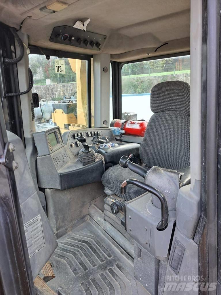 CAT D 8 T Buldozere pe senile