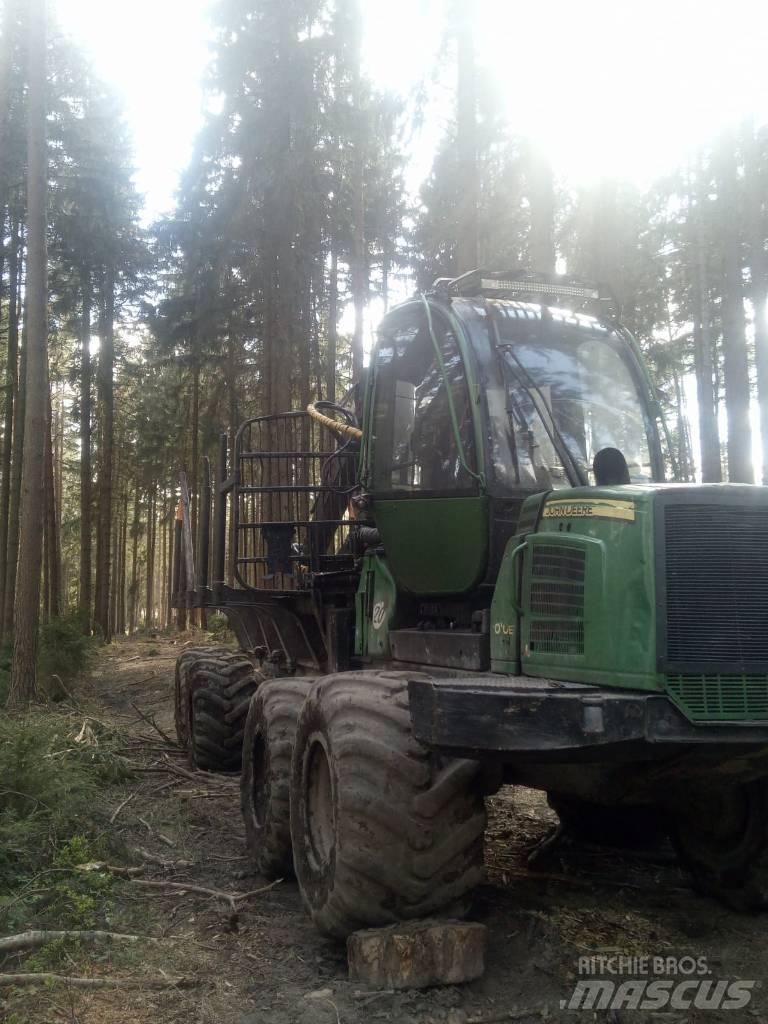 John Deere 1010 E Transportoare