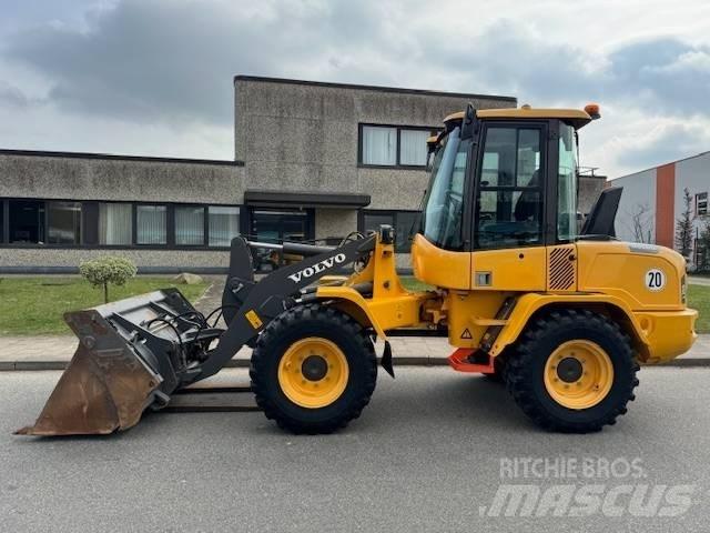 Volvo L 35 G Incarcator pe pneuri
