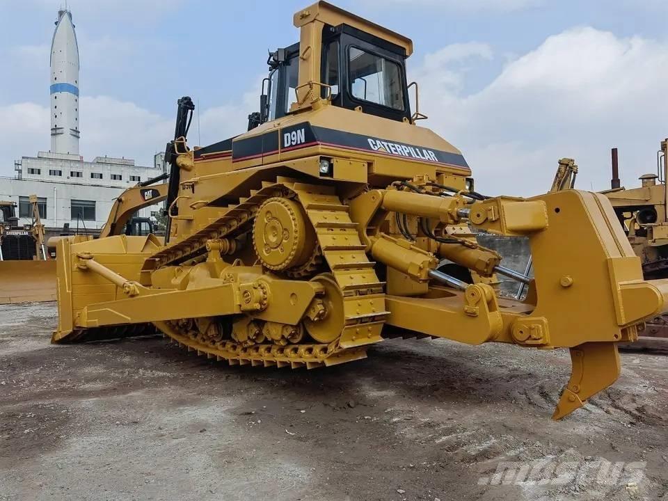 CAT D9N Buldozere pe senile