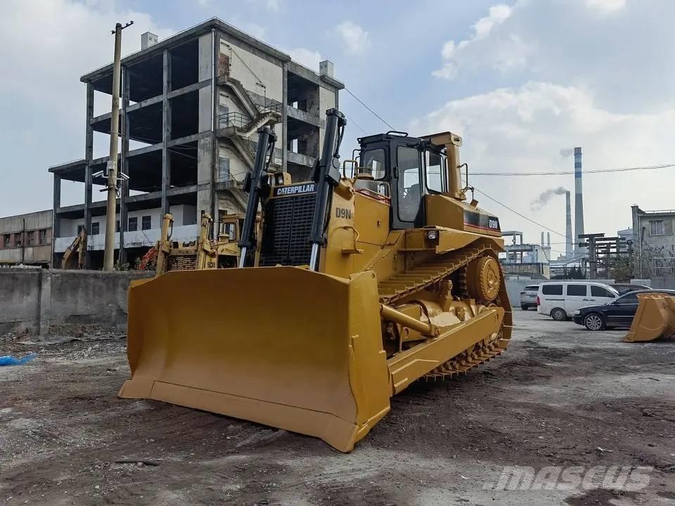 CAT D9N Buldozere pe senile