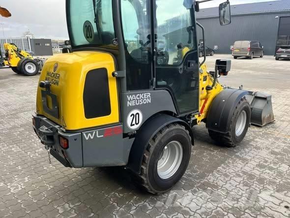Wacker Neuson WL 25 Incarcator pe pneuri